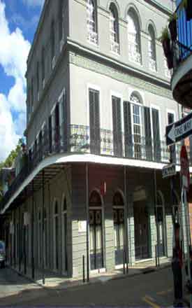 LALAURIE HOUSE GHOST STORY.